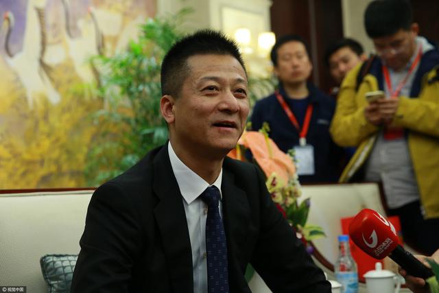 王正刚急忙问：叶大师有什么指示？叶辰冷声道：我已经跟萧家人决裂了，如果你们王家还跟萧家通婚，那就是不给我叶辰面子，到时候如果有什么矛盾出现，别怪我不客气。